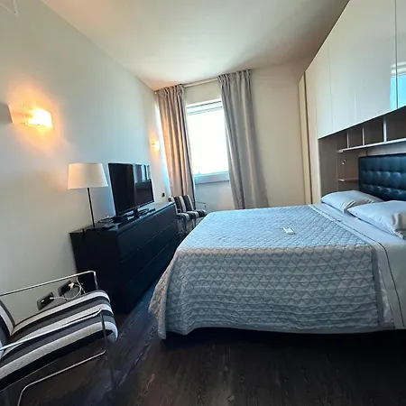 Apartment Elegante Bilocale Torre Pontina Latina