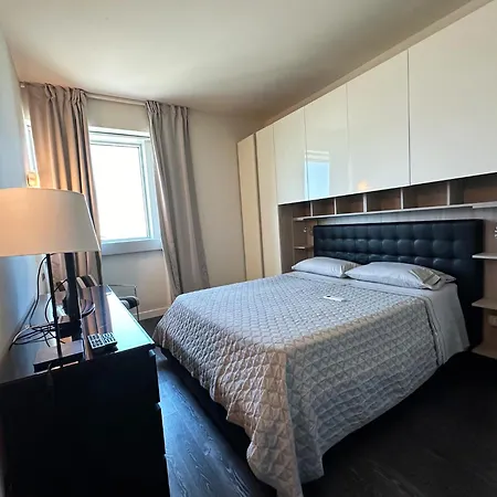 Apartment Elegante Bilocale Torre Pontina Latina